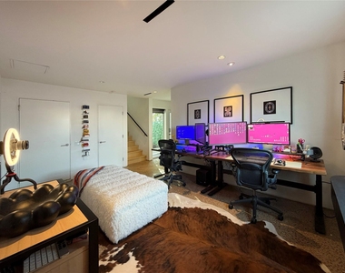 2021 Glencoe Street - Photo Thumbnail 10