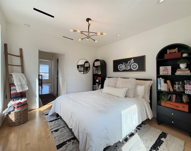 2021 Glencoe Street - Photo Thumbnail 26