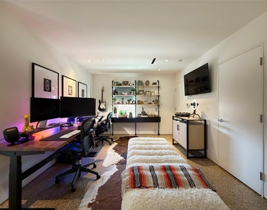 2021 Glencoe Street - Photo Thumbnail 8