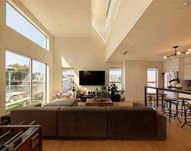2021 Glencoe Street - Photo Thumbnail 1