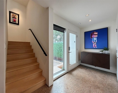 2021 Glencoe Street - Photo Thumbnail 6