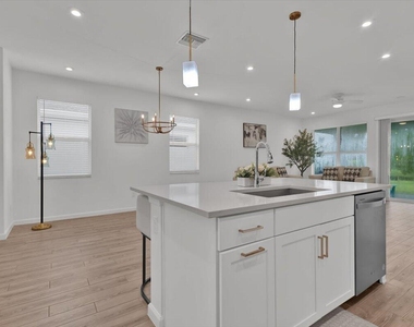 12736 Sw Eleanor Drive - Photo Thumbnail 8