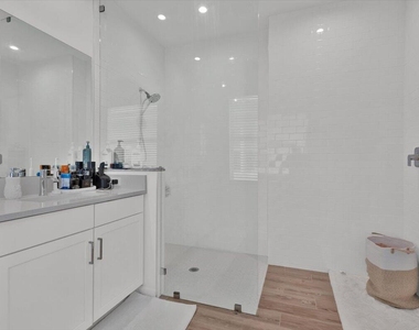 12736 Sw Eleanor Drive - Photo Thumbnail 36
