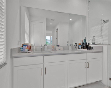 12736 Sw Eleanor Drive - Photo Thumbnail 37