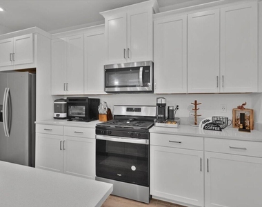 12736 Sw Eleanor Drive - Photo Thumbnail 7