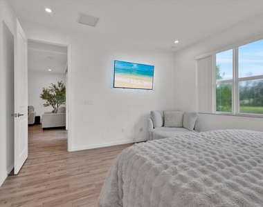 12736 Sw Eleanor Drive - Photo Thumbnail 30
