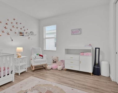 12736 Sw Eleanor Drive - Photo Thumbnail 19