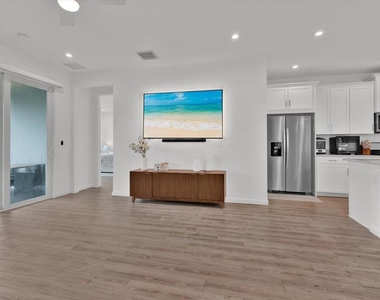 12736 Sw Eleanor Drive - Photo Thumbnail 12