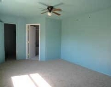8009 Vita Court - Photo Thumbnail 5
