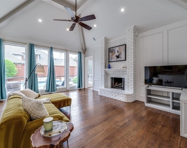 4605 Adrian Way - Photo Thumbnail 5