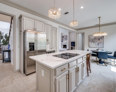 4605 Adrian Way - Photo Thumbnail 9