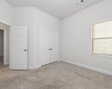 1852 Arbor Drive - Photo Thumbnail 23