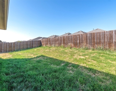 1852 Arbor Drive - Photo Thumbnail 31