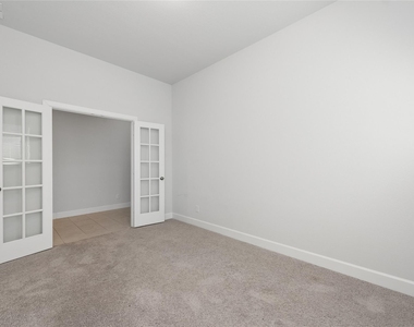1852 Arbor Drive - Photo Thumbnail 6