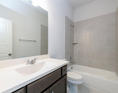 1852 Arbor Drive - Photo Thumbnail 27