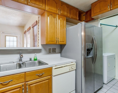 3031 Las Vegas Trail - Photo Thumbnail 12