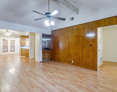 3031 Las Vegas Trail - Photo Thumbnail 7