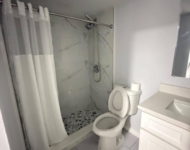 403 Pine Glen Lane - Photo Thumbnail 6