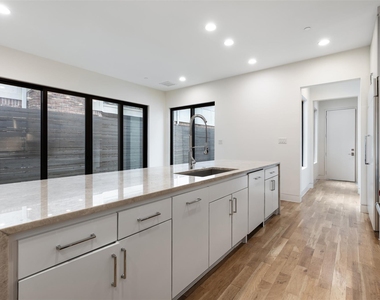 3526 Asbury Street - Photo Thumbnail 12