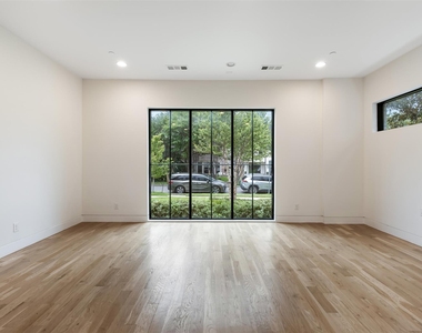 3526 Asbury Street - Photo Thumbnail 5