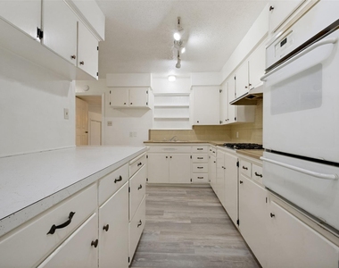 3214 Avon Street - Photo Thumbnail 3