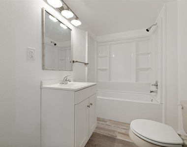 3214 Avon Street - Photo Thumbnail 7