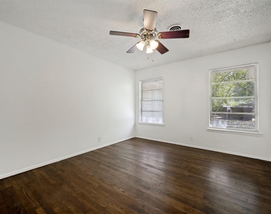 3214 Avon Street - Photo Thumbnail 5