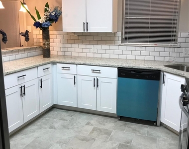 1502 Dale Place - Photo Thumbnail 1