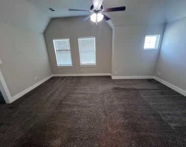 1203 N Tennessee Street - Photo Thumbnail 3