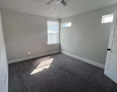 1203 N Tennessee Street - Photo Thumbnail 9