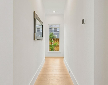 5457 Bonita Avenue - Photo Thumbnail 4