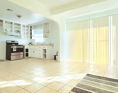3114 N Holman Court - Photo Thumbnail 16