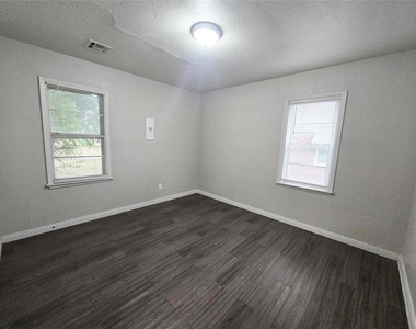 515 E Indian Drive - Photo Thumbnail 5