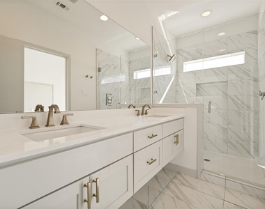 2103 Bennett Avenue - Photo Thumbnail 17