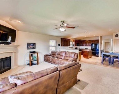 3401 Buckthorn Lane - Photo Thumbnail 8