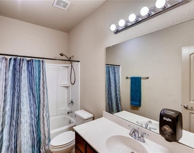 3401 Buckthorn Lane - Photo Thumbnail 4