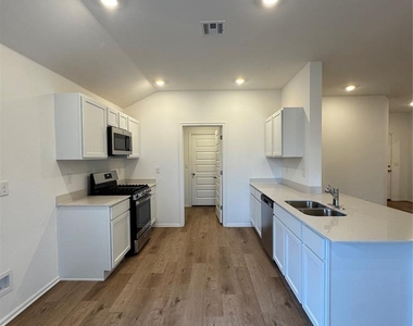 10024 Sw 38th Street - Photo Thumbnail 12