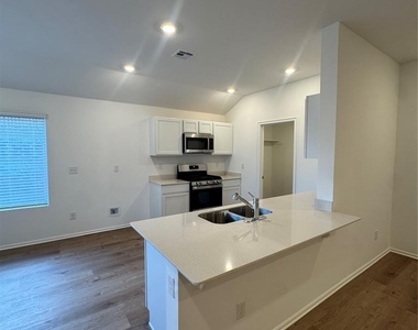 10024 Sw 38th Street - Photo Thumbnail 10