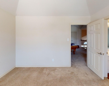 5628 Sleepy Creek Lane - Photo Thumbnail 11