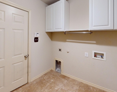 5628 Sleepy Creek Lane - Photo Thumbnail 26
