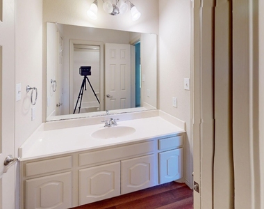 5628 Sleepy Creek Lane - Photo Thumbnail 25