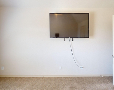 5628 Sleepy Creek Lane - Photo Thumbnail 18