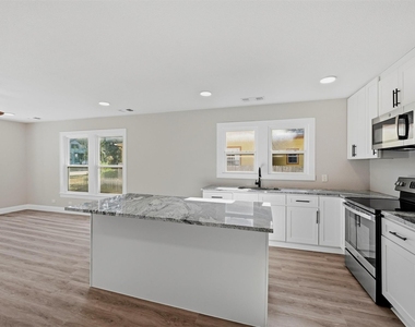 716 W Heron Street - Photo Thumbnail 9