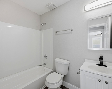 716 W Heron Street - Photo Thumbnail 12
