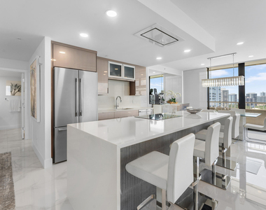 5280 N Ocean Drive - Photo Thumbnail 19