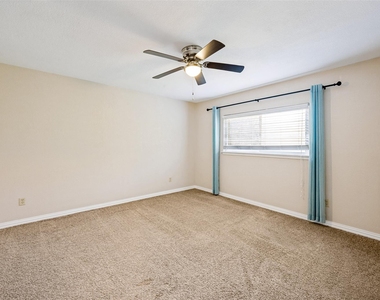 400 Harrington Lane - Photo Thumbnail 9