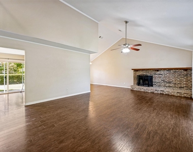 400 Harrington Lane - Photo Thumbnail 2