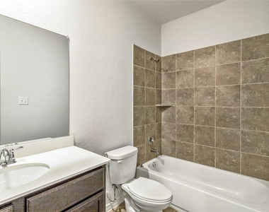 10120 Houston Way - Photo Thumbnail 15