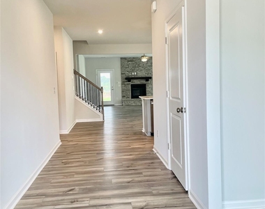 3240 Laurel Brook Drive - Photo Thumbnail 2