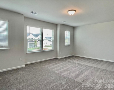 3240 Laurel Brook Drive - Photo Thumbnail 20
